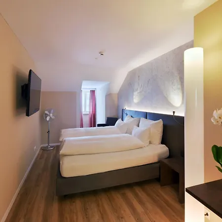 Altstadt Krone Готель 3*