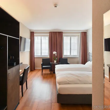 Altstadt Krone Hotel 3*
