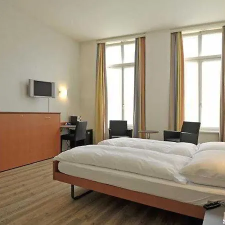 Altstadt Krone Готель 3*