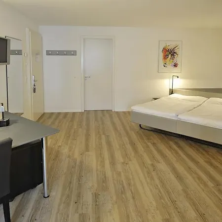 Altstadt Krone Готель 3*